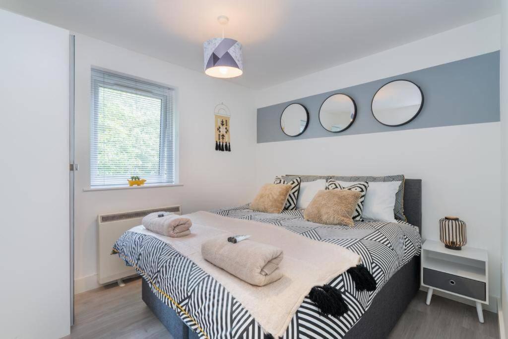 Forest View Apartment- Private Balcony Southampton Buitenkant foto