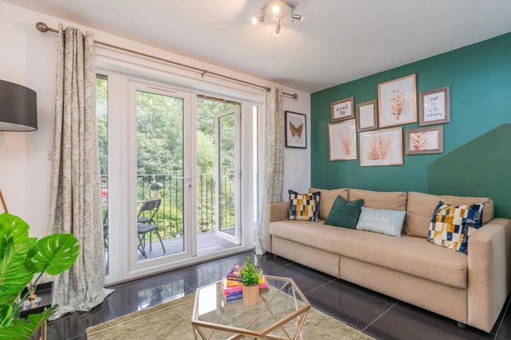 Forest View Apartment- Private Balcony Southampton Buitenkant foto