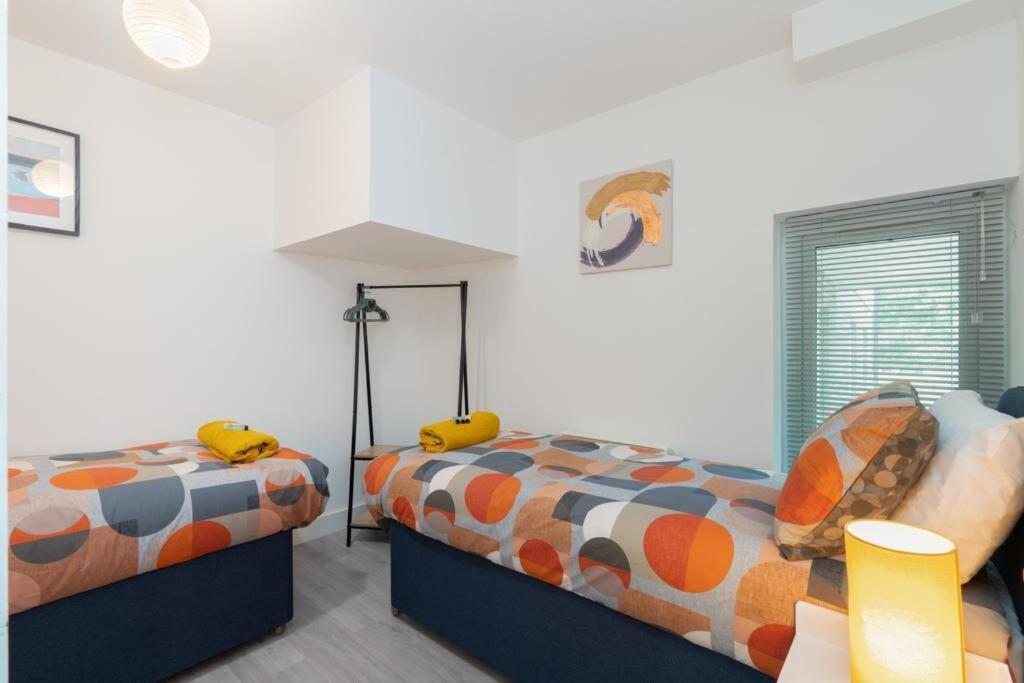 Forest View Apartment- Private Balcony Southampton Buitenkant foto